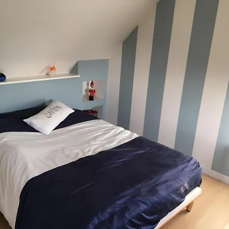 Holiday home Jolie Maison Avec Piscine, Proche Mt St Michel