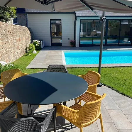Jolie Maison Avec Piscine, Proche Mt St Michel Holiday home Avranches